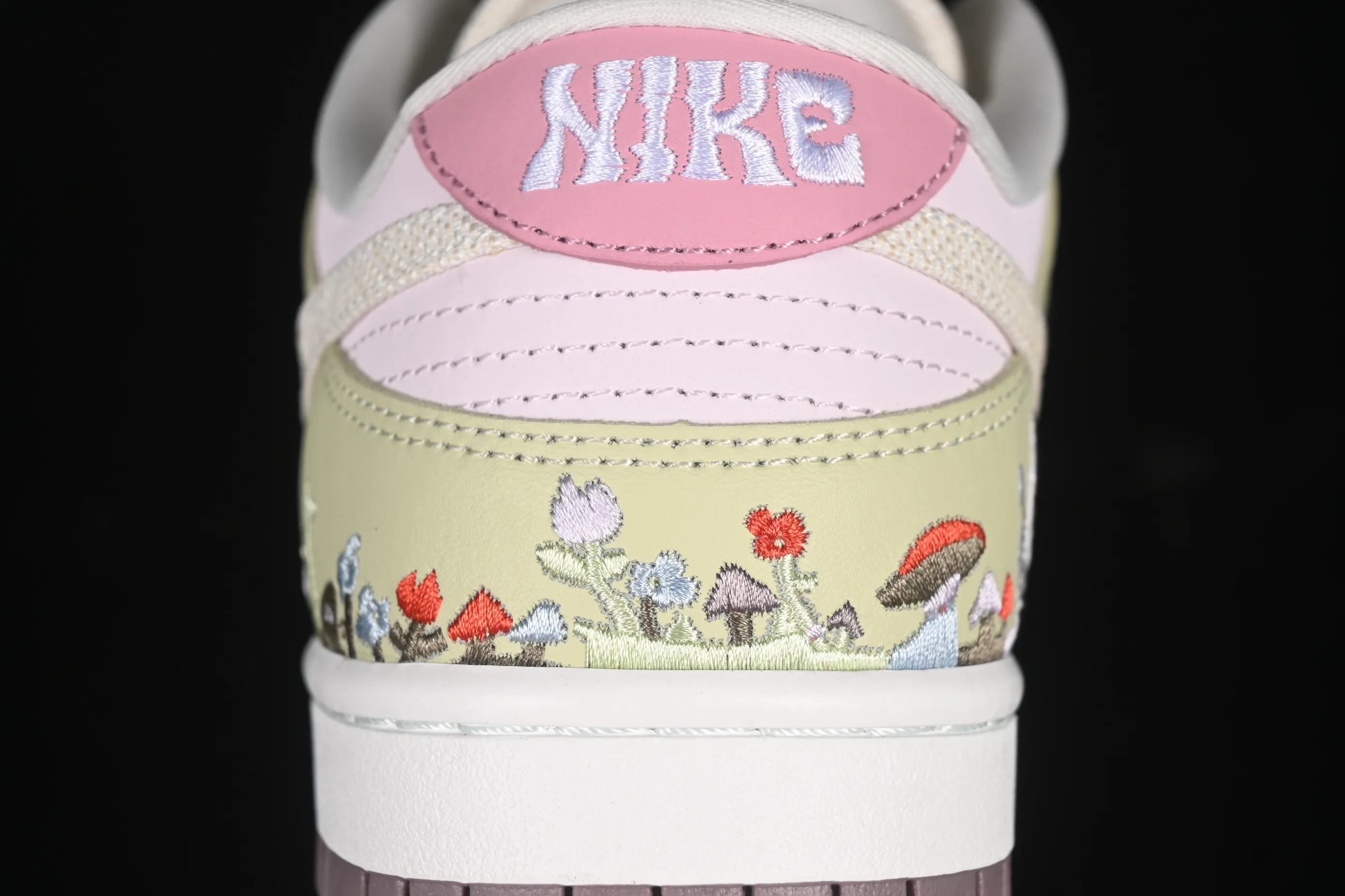 All categories Nk SB Dunk series Nk SB Dunk Low low-top sneakers Nike Dunk Low "Mushroom" floral theme low-top casual sneakers IB8876-661
